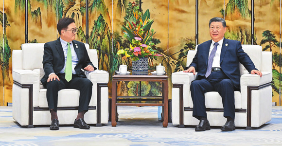 習近平會見韓國國會議長禹元植