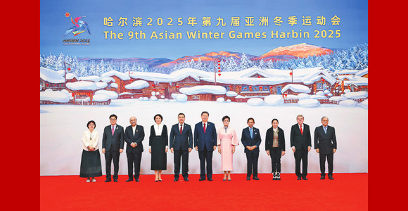 習近平和彭麗媛為出席開幕式的國際貴賓舉行歡迎宴會